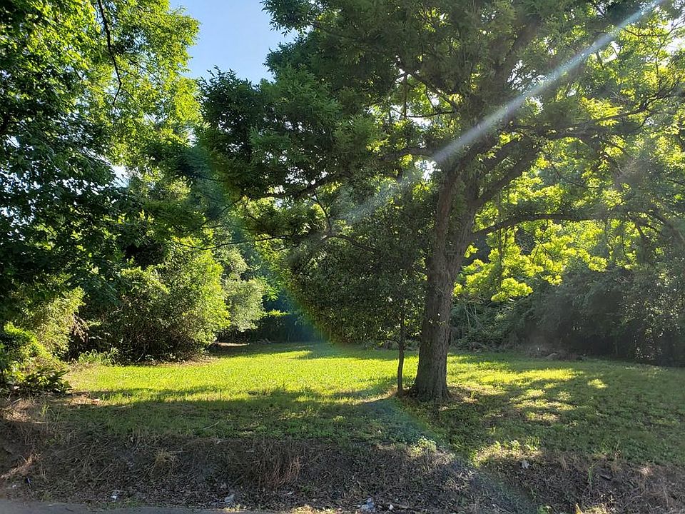 2nd image of 1504 Wooten Rd