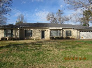 819 Fallwood Dr, Columbus, MS 39702