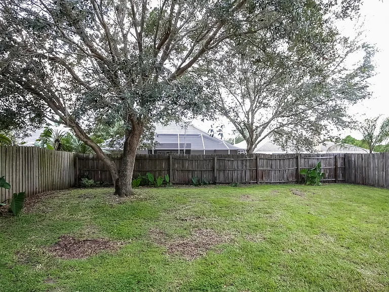 9613 Laurel Ledge Dr — Photo 18