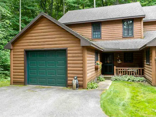 3225 Woods Way, Petoskey, MI 49770