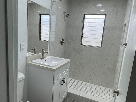 4th image of 1800 Rexford Dr APT 1