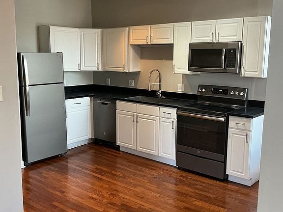 2nd image of 3867 Botanical Ave APT C