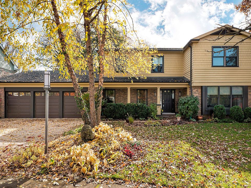 3825 Dauphine Drive