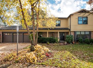 3825 Dauphine Ave, Northbrook, IL 60062