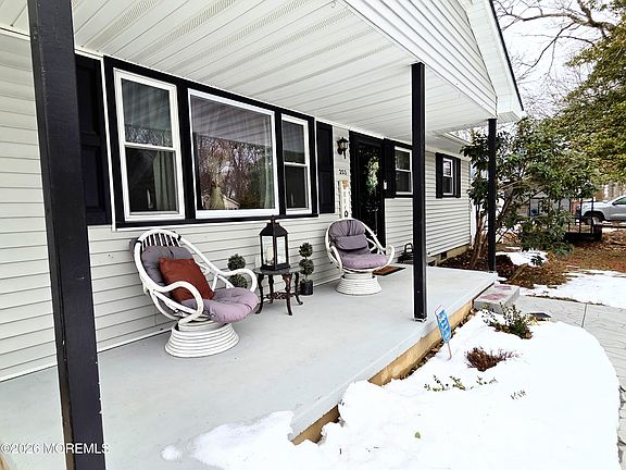 3rd image of 203 Lake Placid Drive