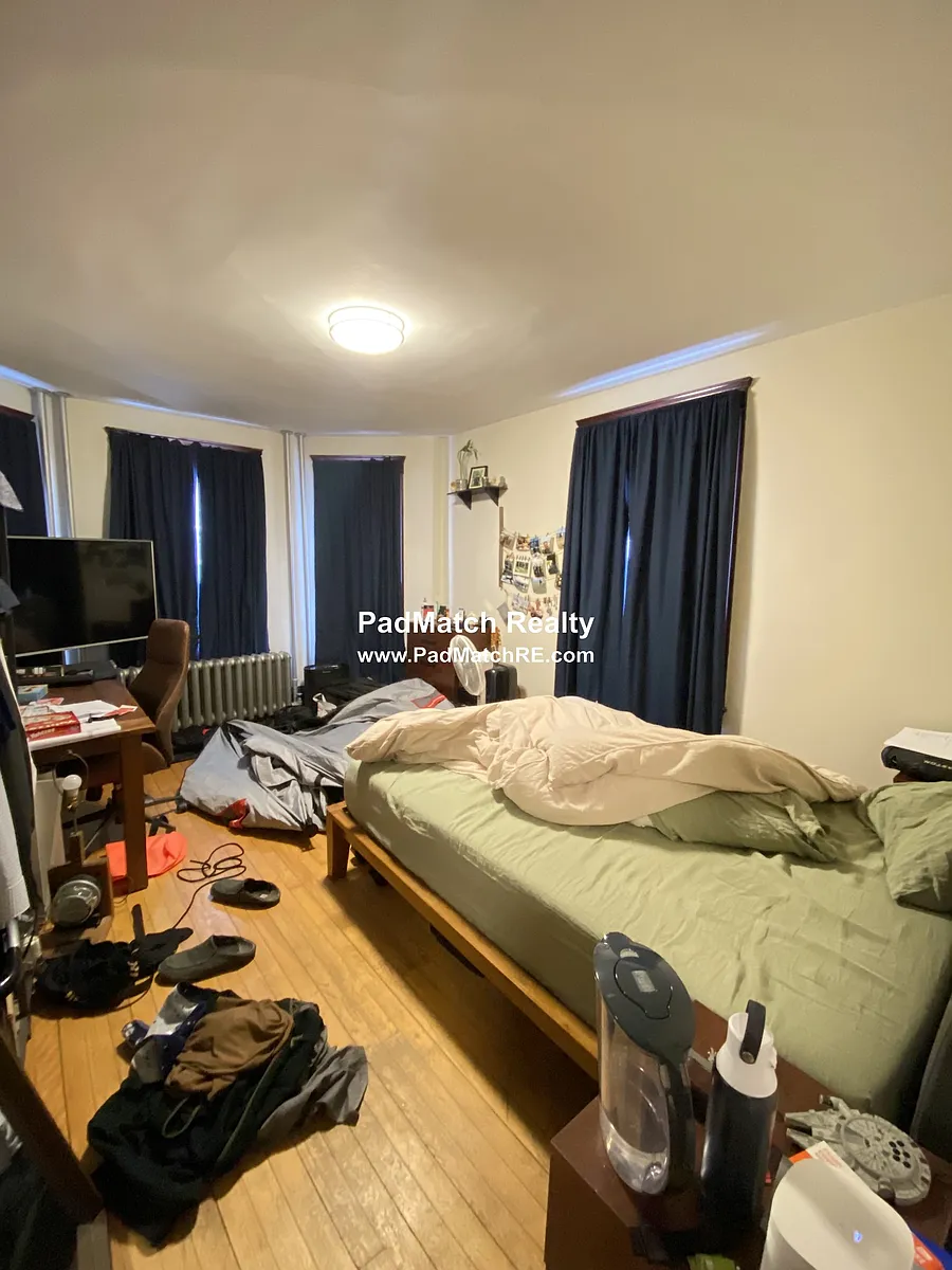Bedroom 1 - Front - 9 Fairfield St #1L