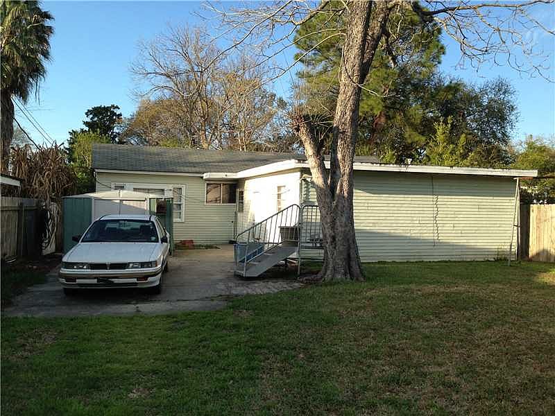 2nd image of 1813 Pomona St