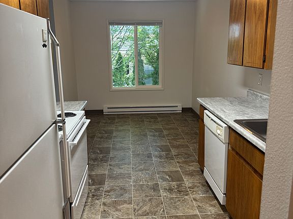 2nd image of 120 NE 19th St APT 11