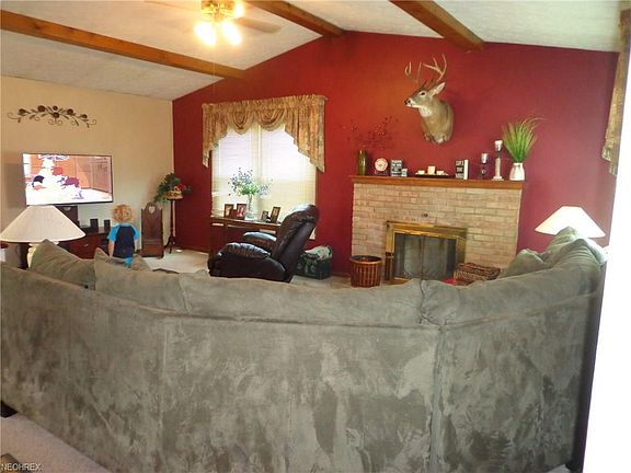 5th image of 228 Kent Cir NE