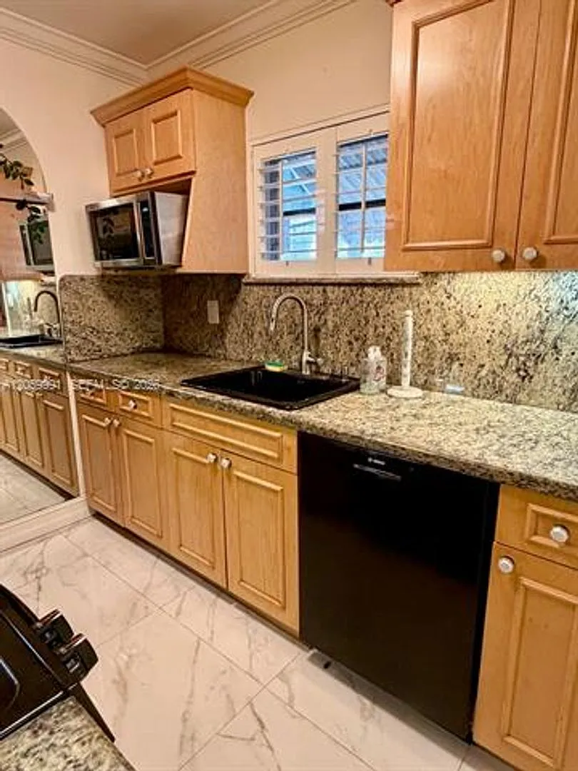 2844 Coconut Ave cu-A, Miami, FL 33133 — Photo 1