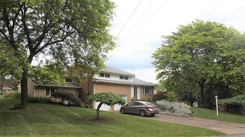 1st image of 303 Holly Hill Dr