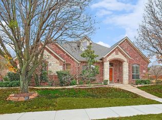 8400 Forest Glenn Ct, North Richland Hills, TX 76182