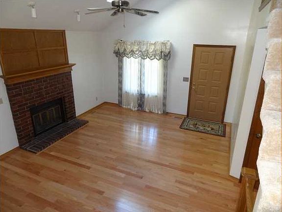 2nd image of 3211 N Governeour St