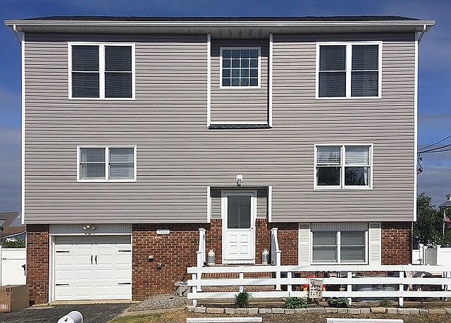 1st image of 3160 Oceanic Dr