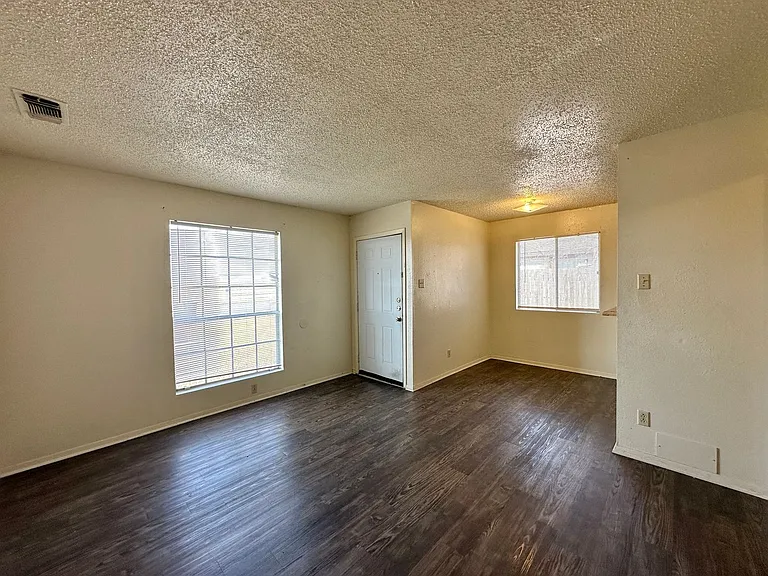 2104 N WS Young Dr — Photo 4