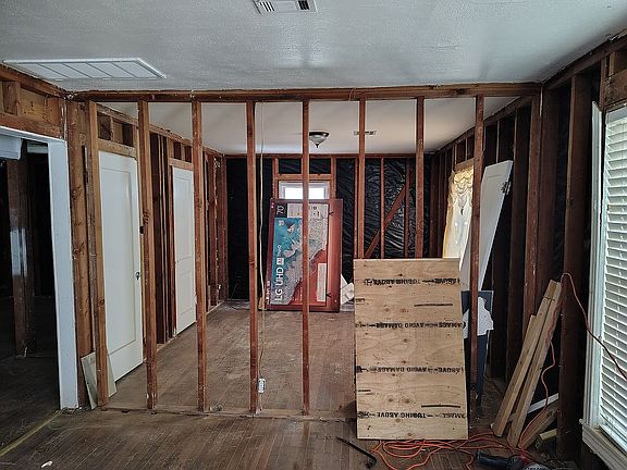 4th image of 818 North St