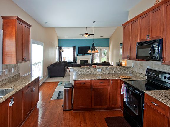 4th image of 479 Walden Park Dr