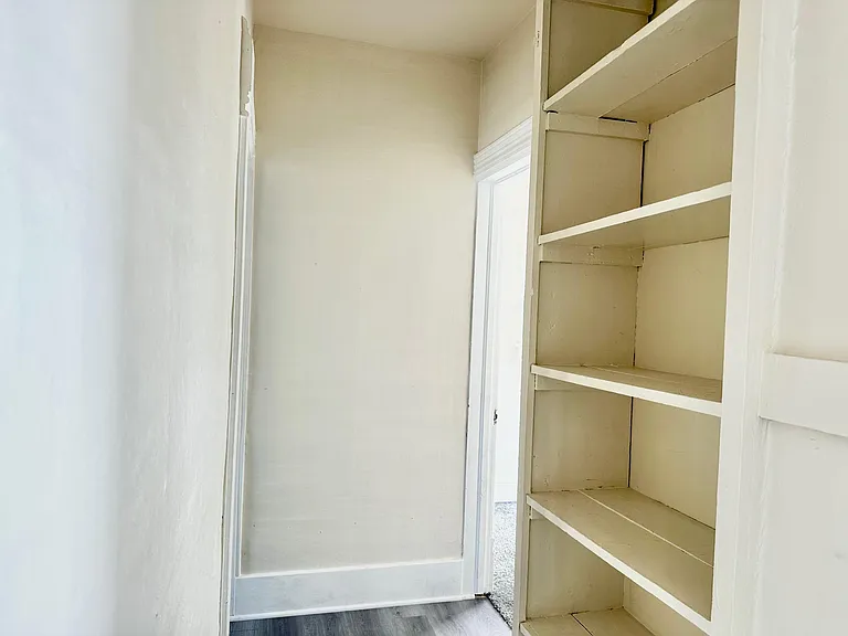 647 W Lexington Ave #C — Photo 10