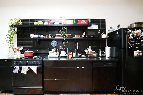 Rented by City Connections Realty | media 10