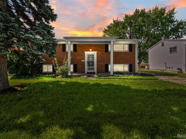 2268 Serra Dr, Sterling Heights, MI 48310