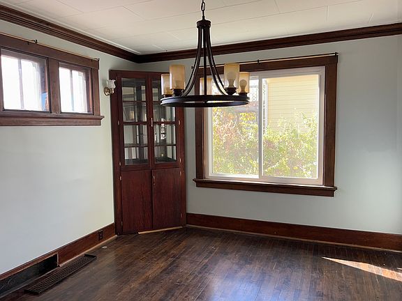3rd image of 409 Leavens Ave