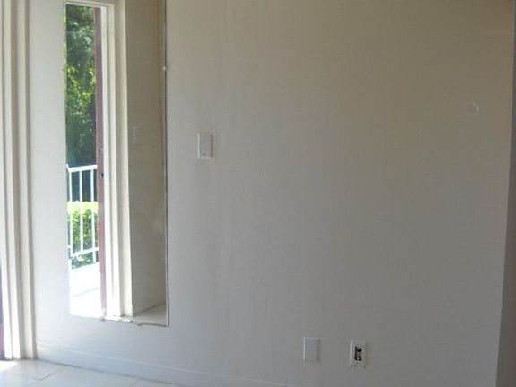 2nd image of 1075 NE 39th St #209