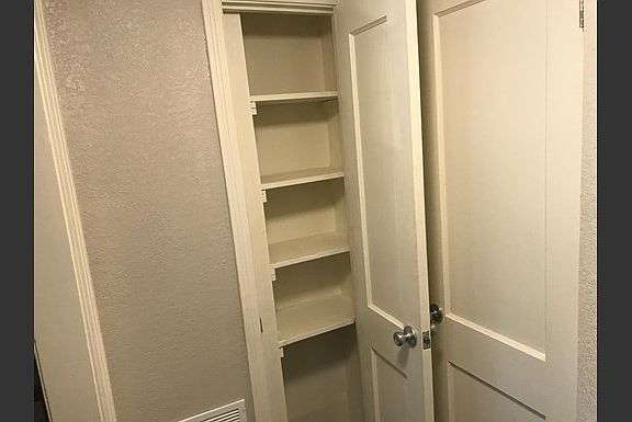 2nd image of 902 Emanuel Cleaver Ii Blvd #4616-1N