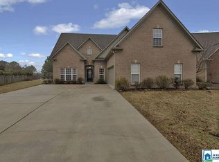 805 Waterford Cove Ln, Calera, AL 35040