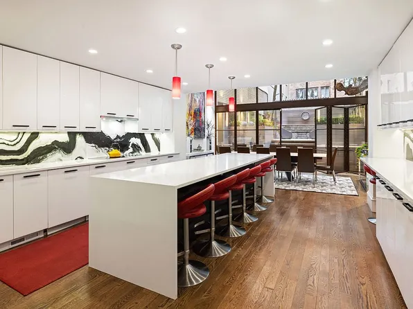 505 E 84th St, New York, NY 10028