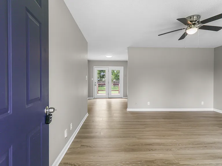 931 Poppy Dr — Photo 6