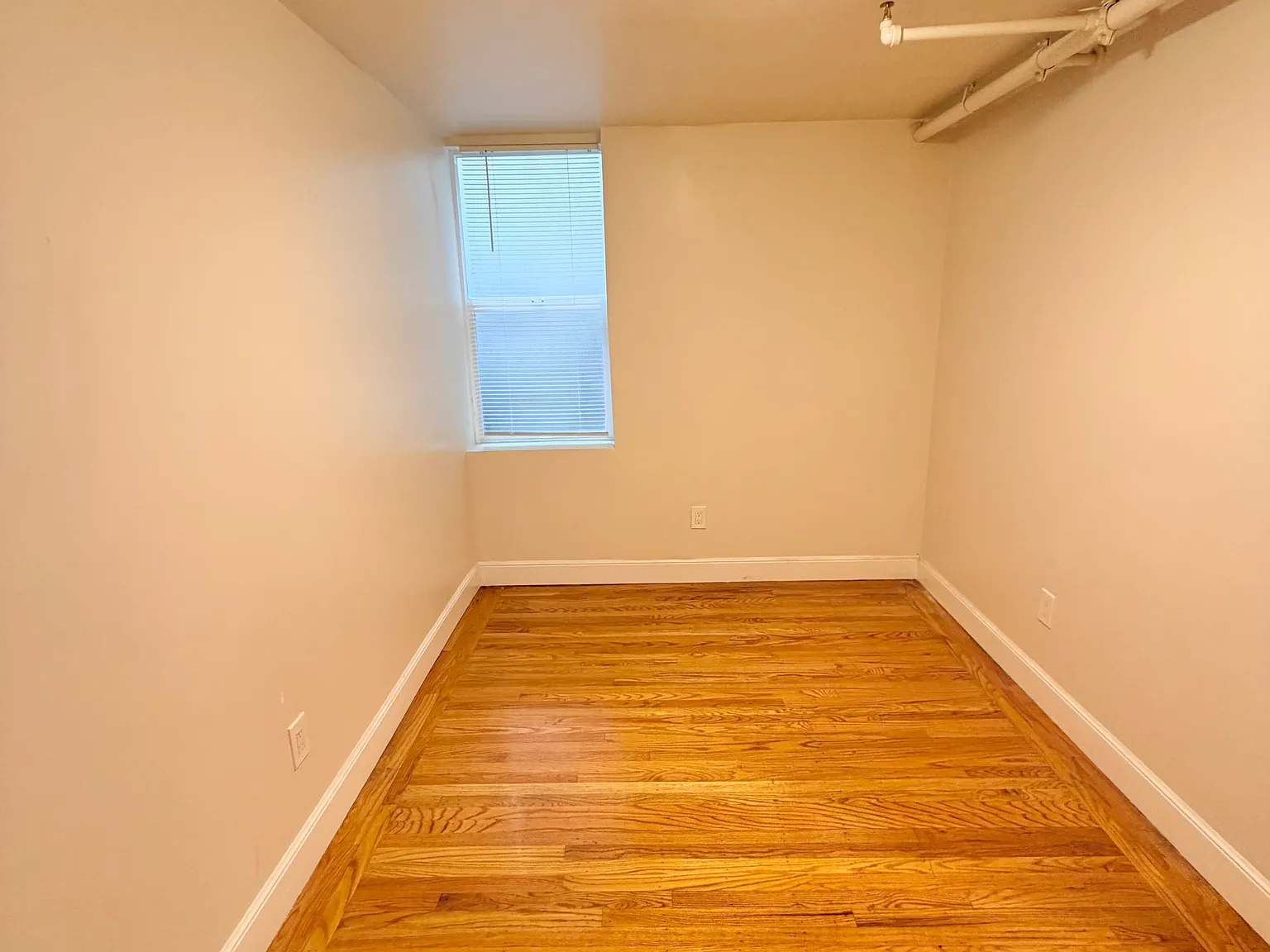 2 bed, 650 sqft, $5,895 — Photo 3