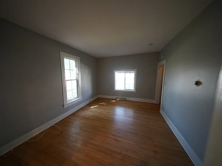 615 S Dewey St — Photo 7