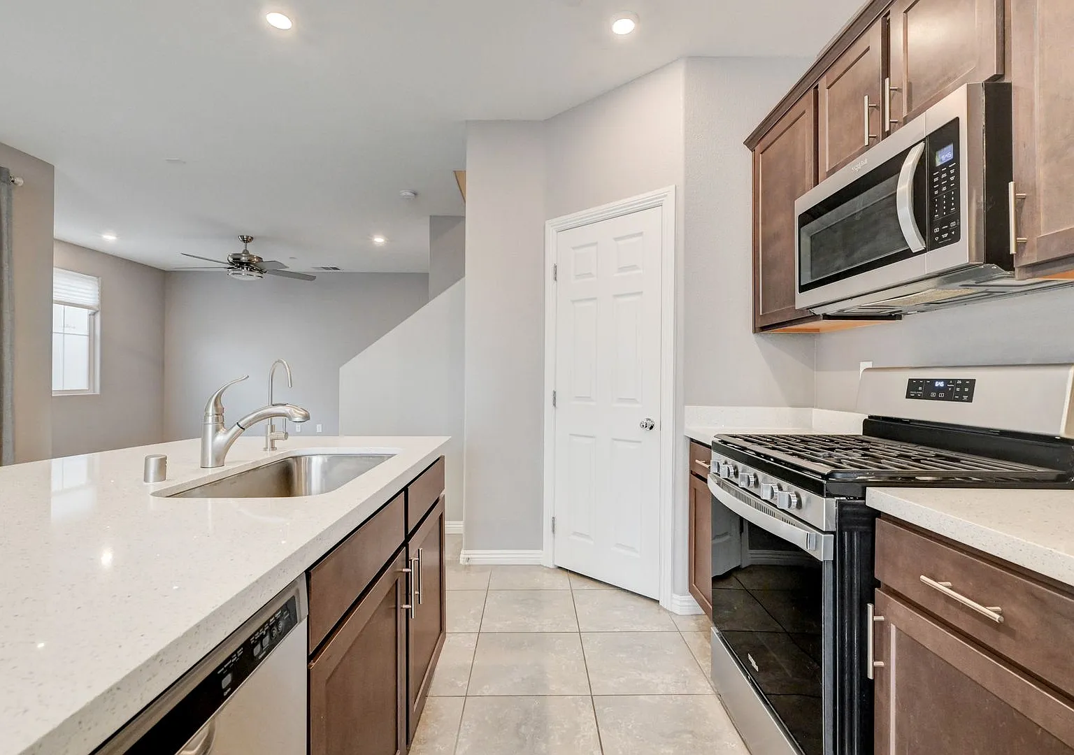 Beautiful Skye Canyon Home W/ 3rd Floor Living Suite - A Must See! — Photo 4