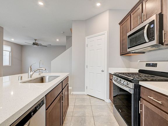 4th image of 10669 Sariah Skye Ave
