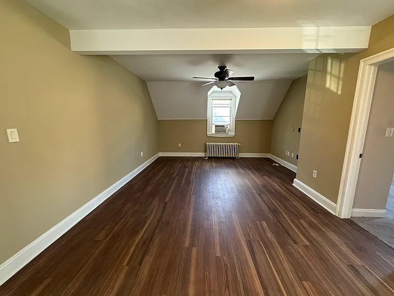 646 Main St #2 — Photo 6