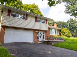 43 Dover Dr, Endicott, NY 13760