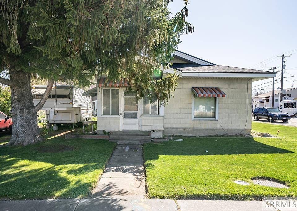 1st image of 406 1st W St