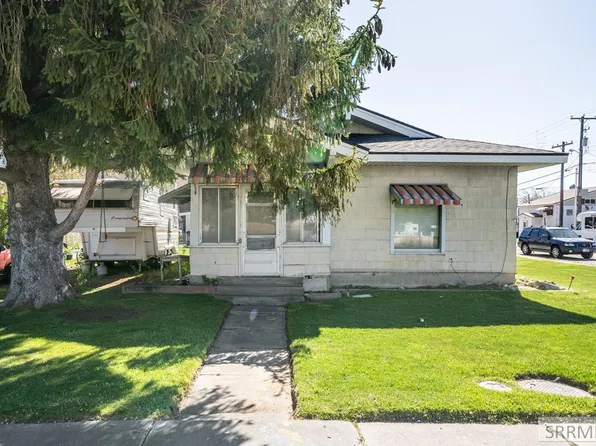 406 1st W St, Ririe, ID 83443