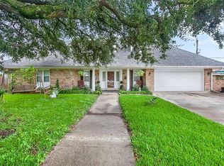 56 Carolyn Ct, Arabi, LA 70032