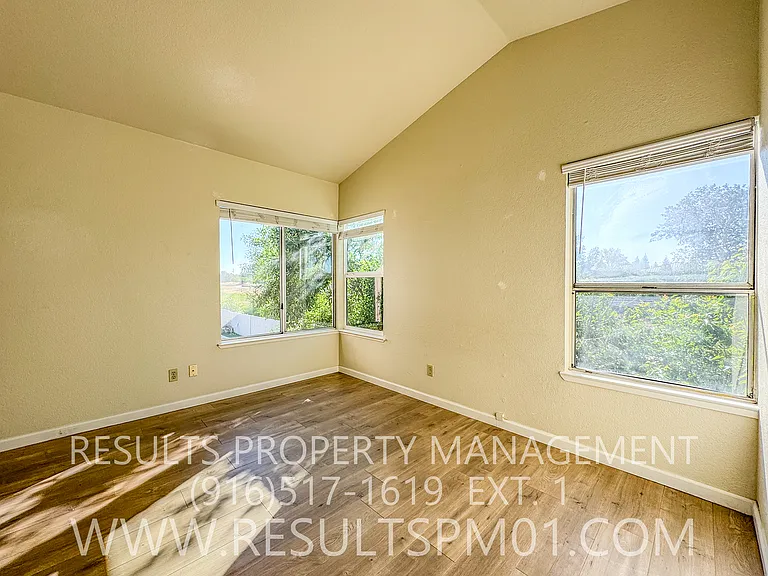 3546 Willard Way — Photo 32