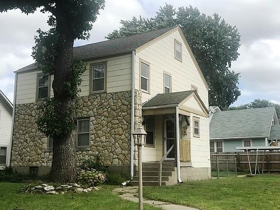 3rd image of 207 S Noyes Blvd
