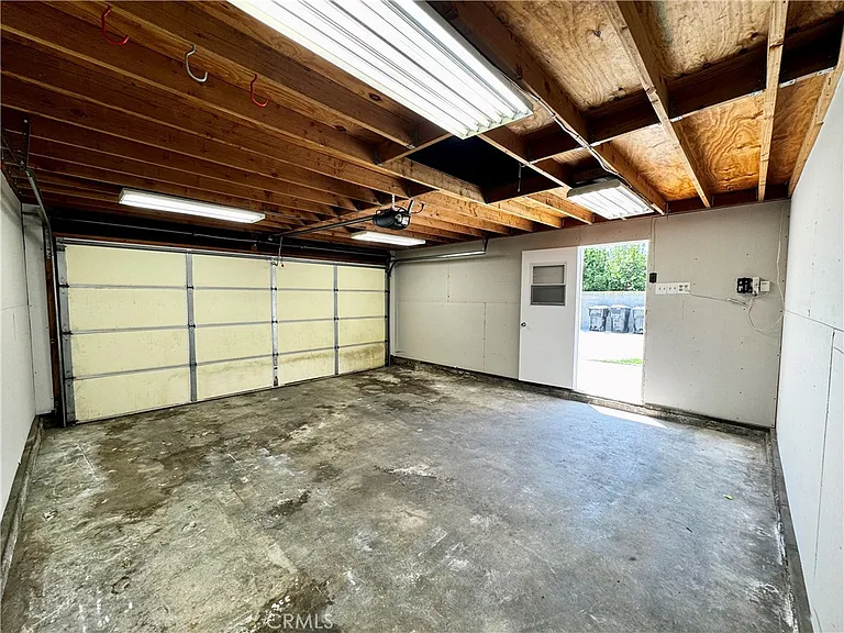 14414 Studebaker Rd — Photo 30