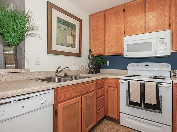 4th image of 10081 Rio San Diego Dr #329