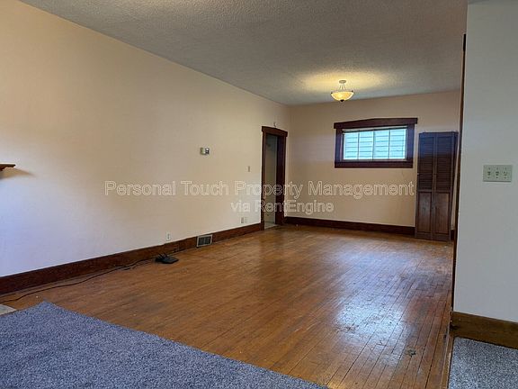 3rd image of 820 11th St N