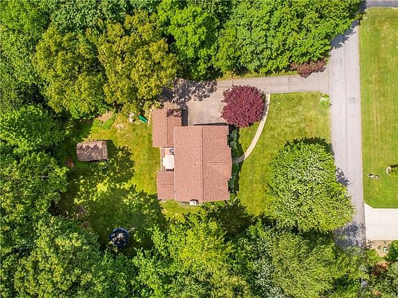 2nd image of 154 Saratoga Dr