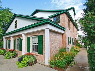 1562 Lake Shore Dr, Lake Geneva, WI 53147