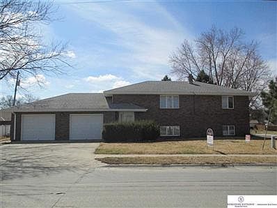1st image of 211-00213 Glenmore Dr