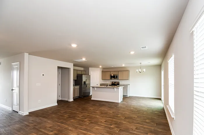 4 bed, 2.5 bath, 1775 sqft, $1,995 — Photo 3
