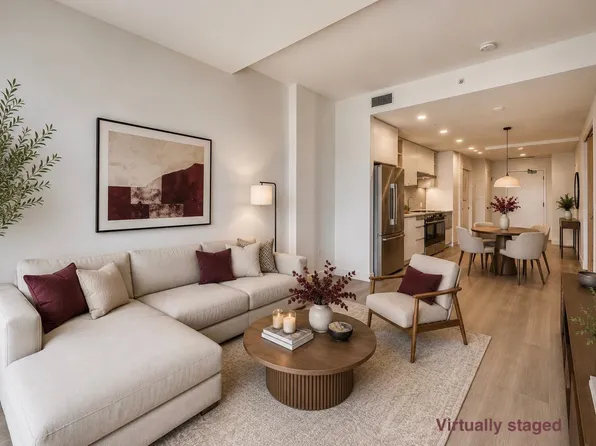422 E 3rd St #557, North Vancouver, BC V7L 1E6