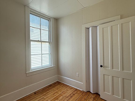 4th image of 16 McElwain Ave APT 2